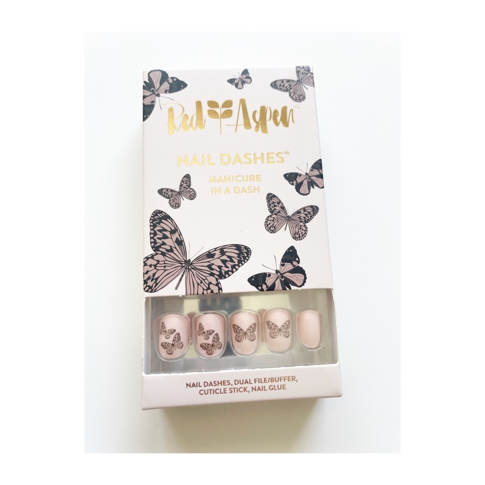 Red Aspen Butterfly Kisses, Laina short nail dash